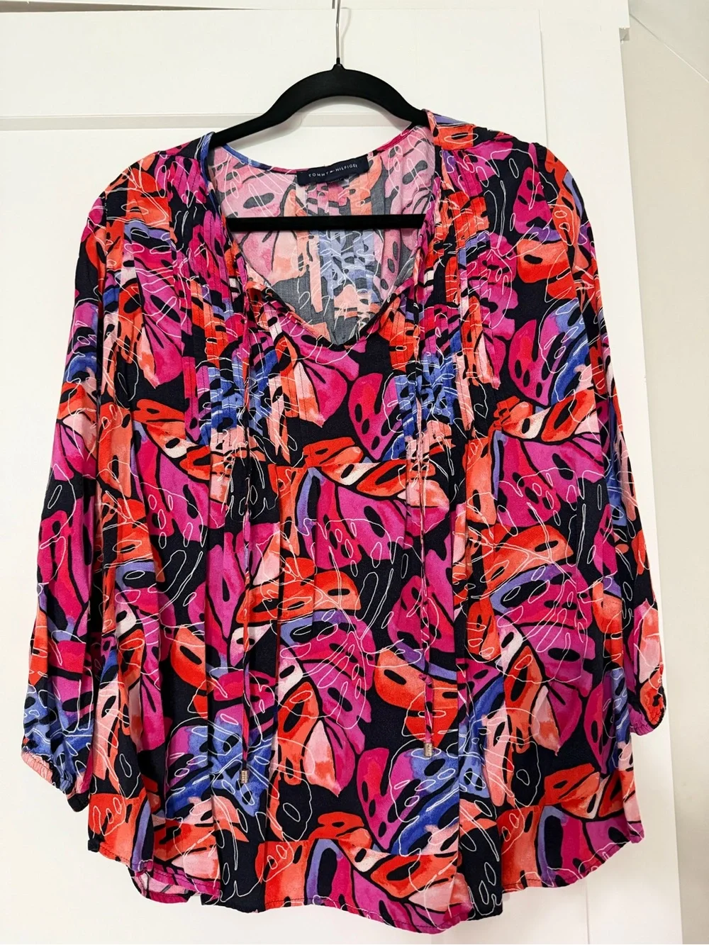 Tommy Hilfiger Pink Red & Black Leaf-Print V-Neck Blouse